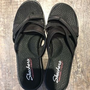 Black women’s memory foam sketcher wedges- size 8